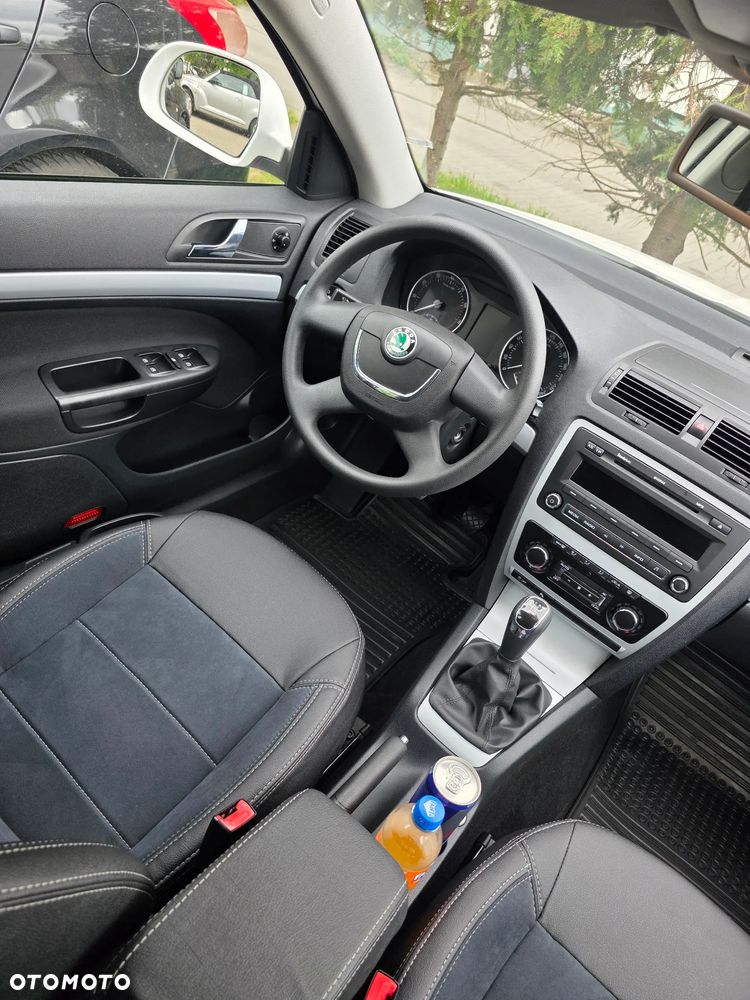 Skoda Octavia 1.6 Elegance EU5 - 13