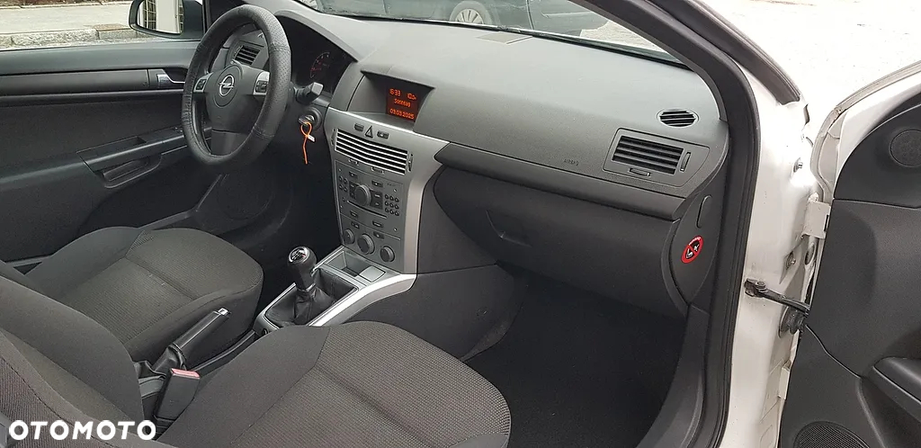 Opel Astra GTC 1.4 - 13