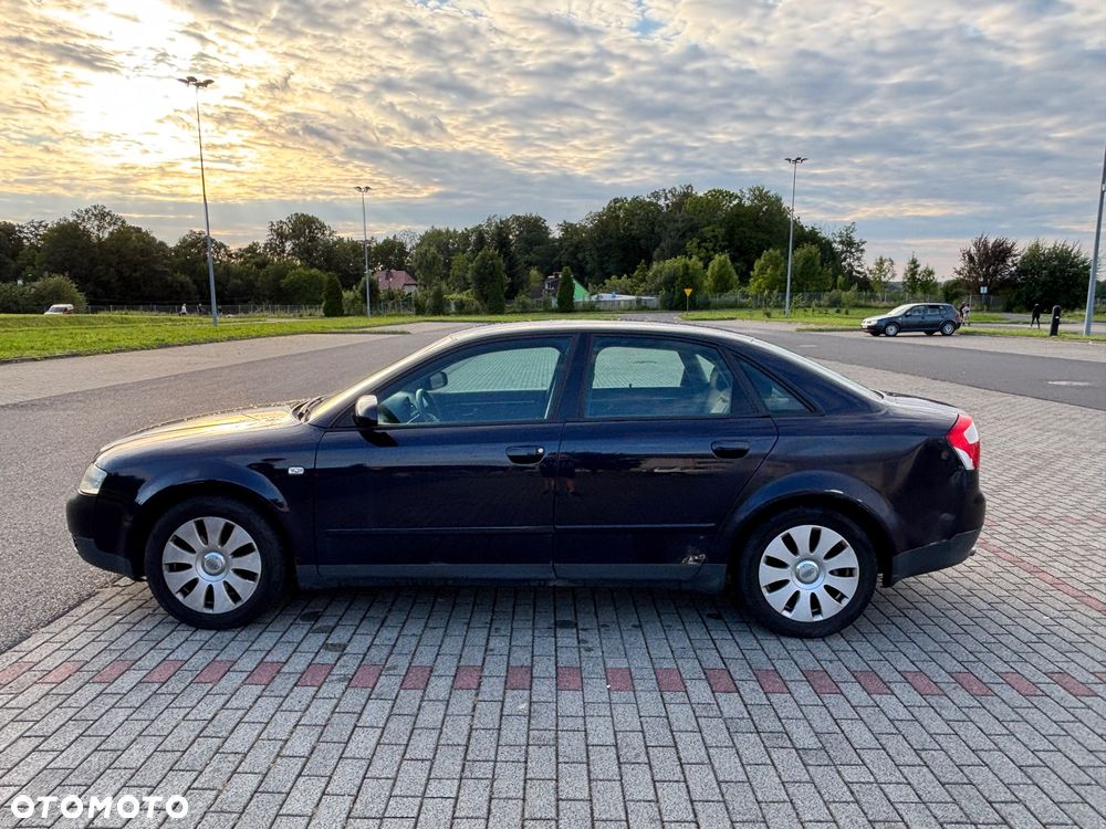 Audi A4 Limousine - 8