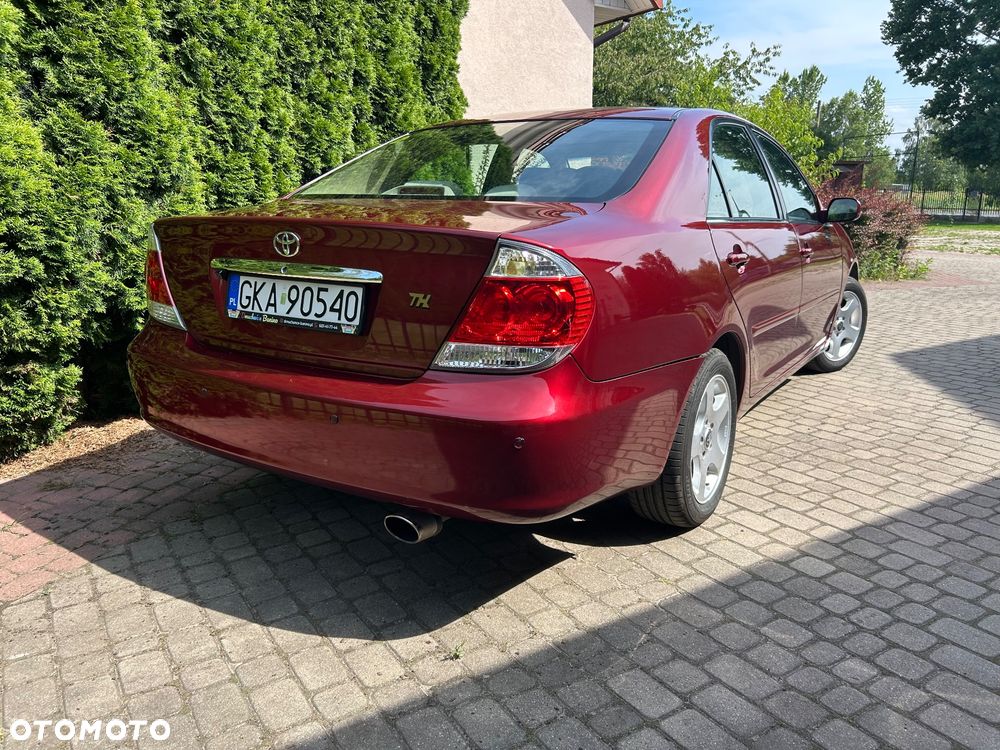 Toyota Camry - 10