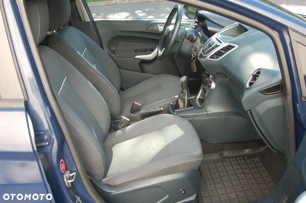Ford Fiesta 1.4 Ghia - 21