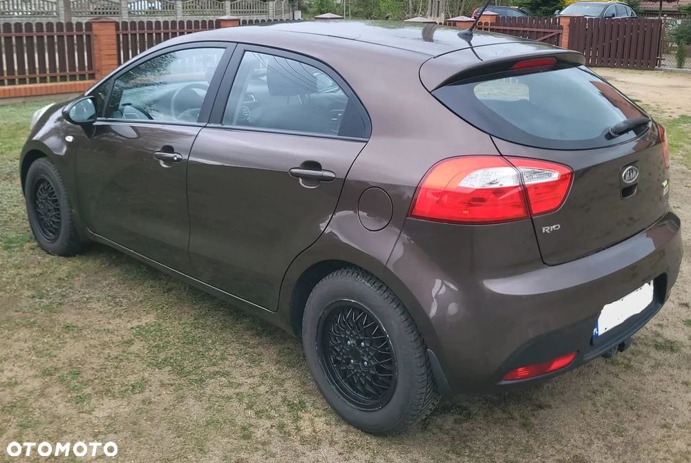 Kia Rio - 5