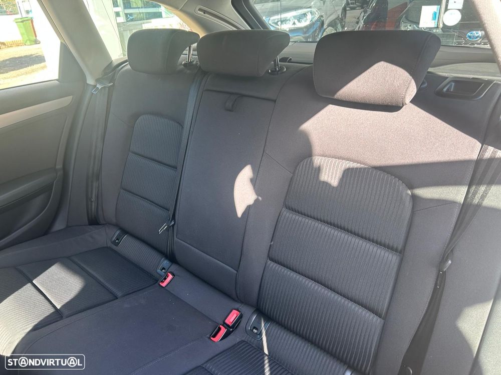 Audi A4 Avant 2.0 TDi Business Line Plus - 24