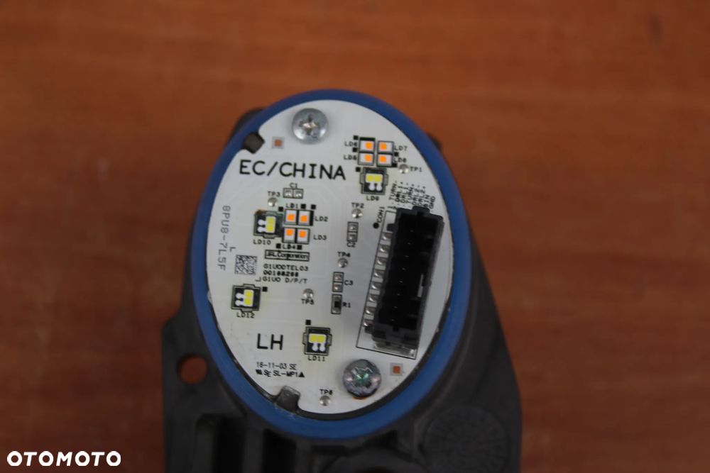 MODUŁ LED KIERUNKOWSKAZ LAMPY REFLEKTORA JEŻ LEWY OPEL MOKKA X EUROPA ORYGINALNY 8PU8 7L5F 00168266 - 2