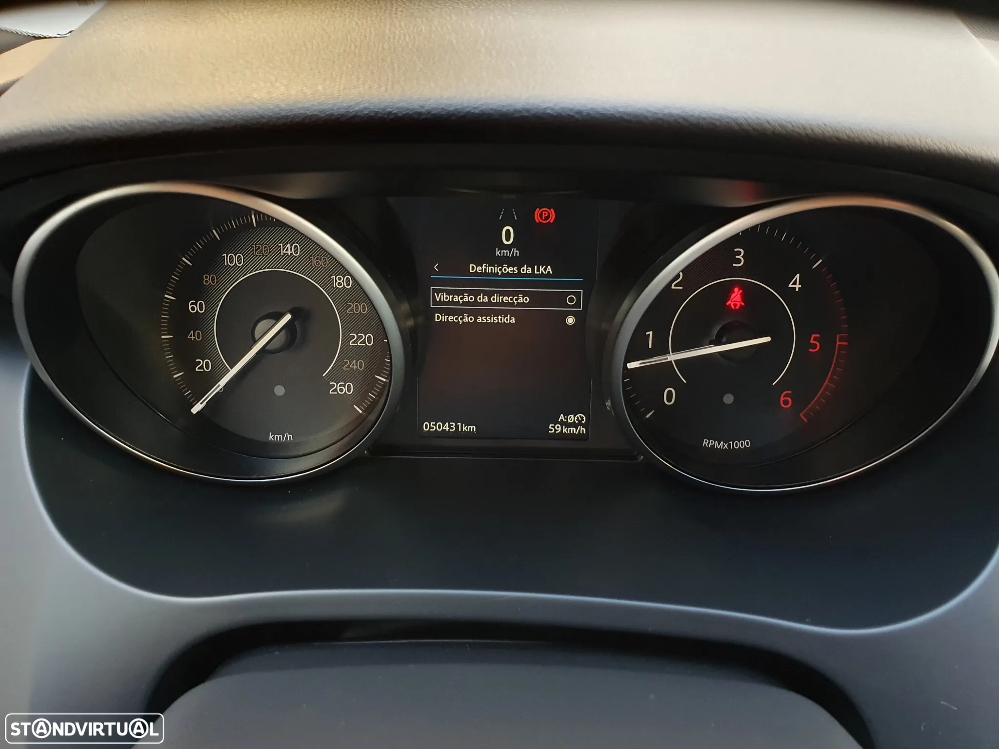 Jaguar E-Pace 2.0 i4D R-Dynamic S - 23