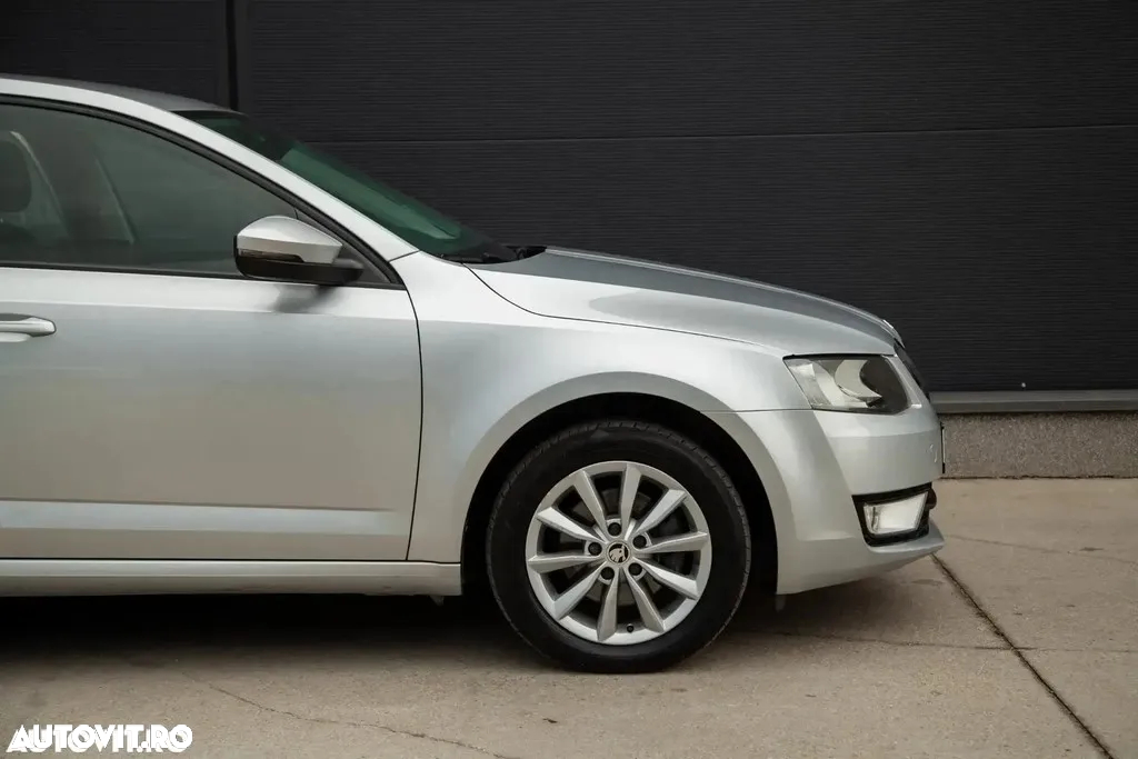 Skoda Octavia 2.0 TDI DSG Selection Plus - 11