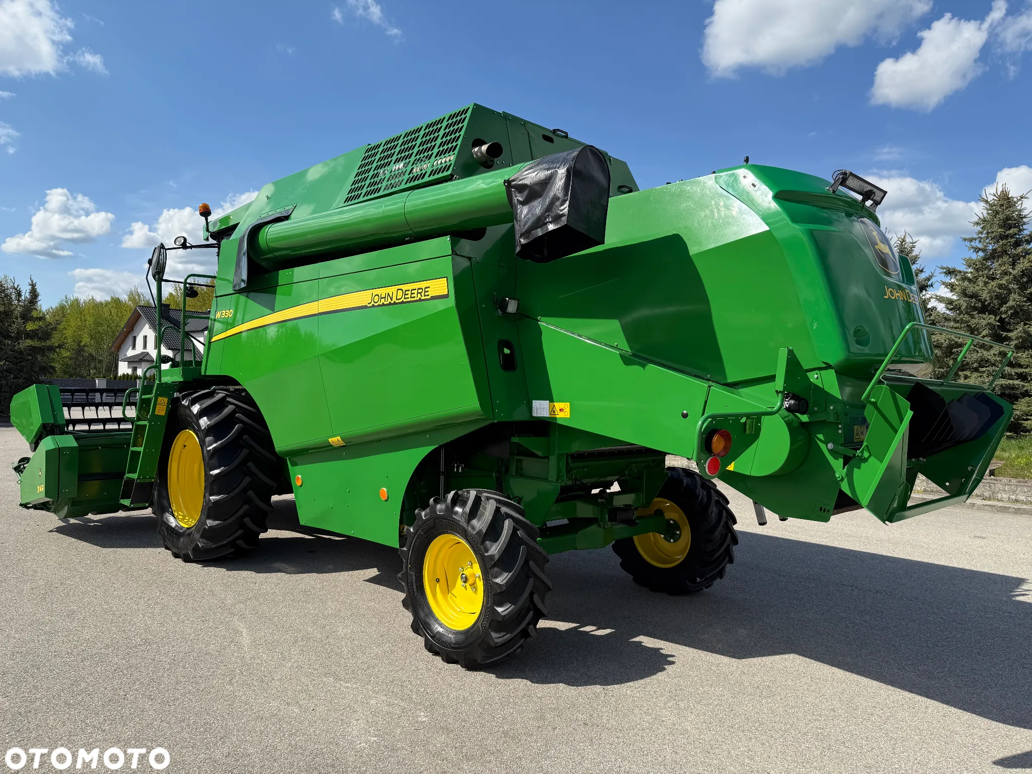 John Deere W 330 - 4