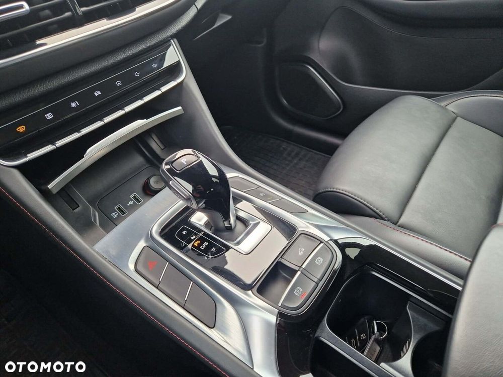 MG HS 1.5 T-GDI Excite DCT - 18