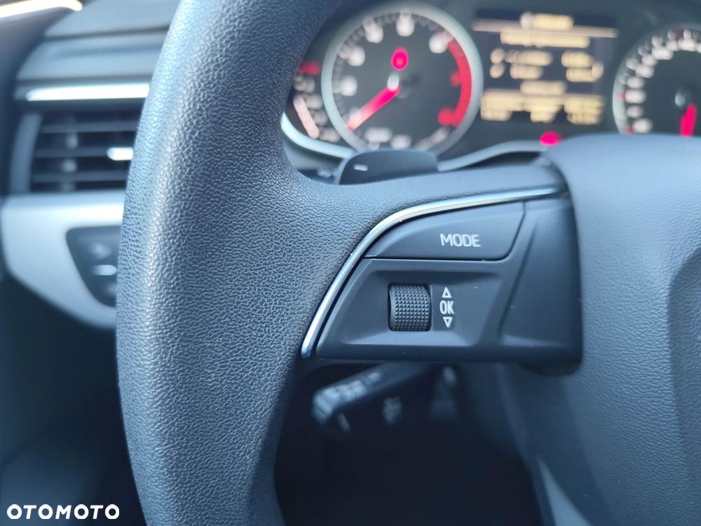 Audi A4 Avant 45 TFSI quattro S tronic - 31