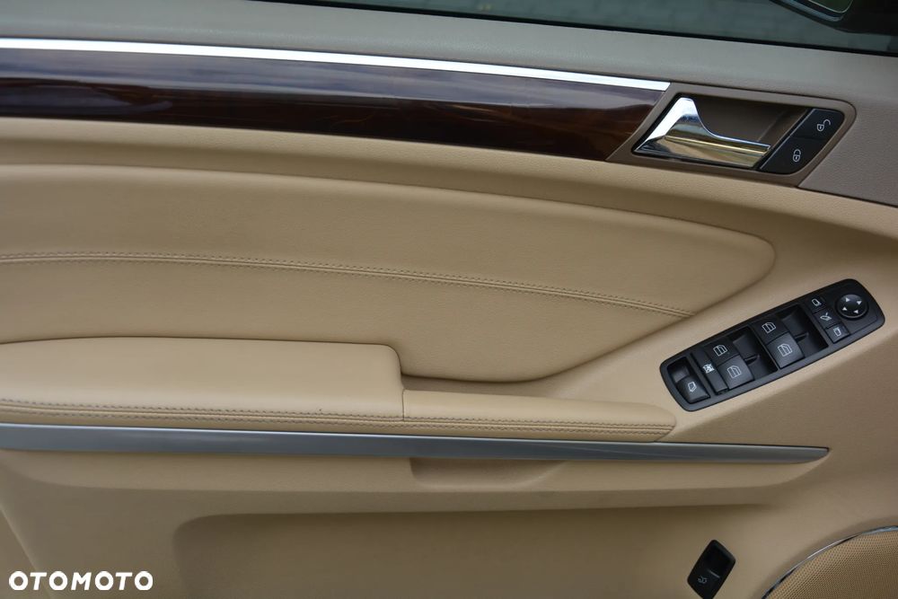 Mercedes-Benz GL 450 4Matic 7G-TRONIC - 15