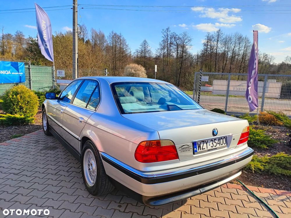 BMW Seria 7 728i L - 7