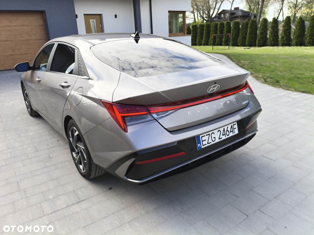 Hyundai Elantra 1.6 Premium - 4