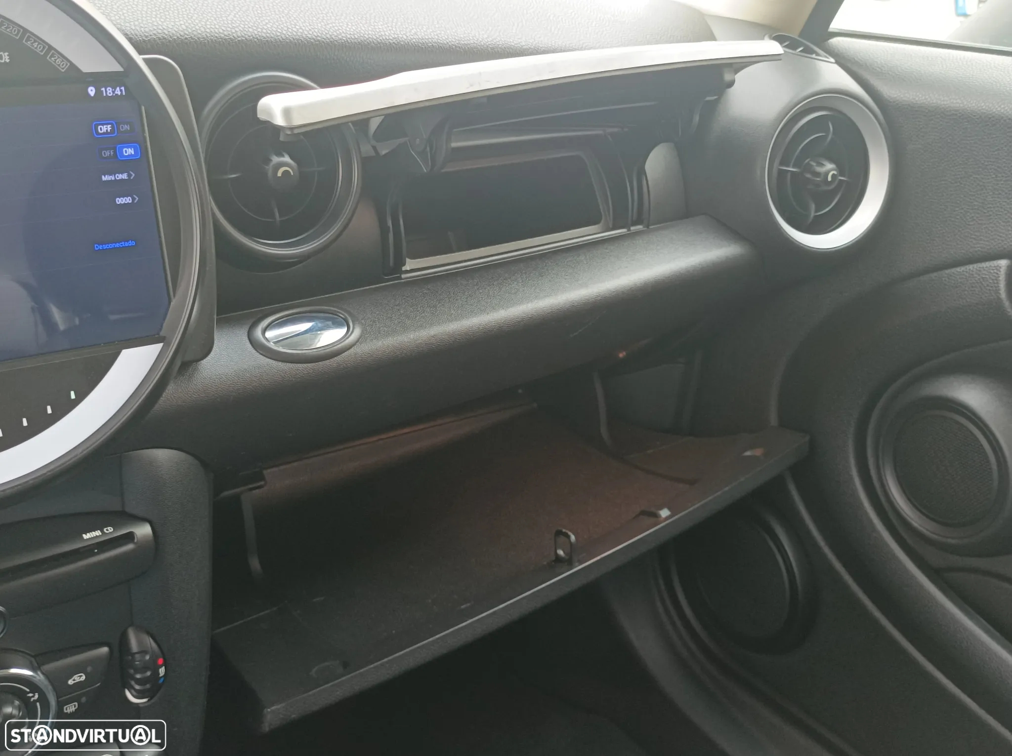 MINI 3 Portas One D - 21