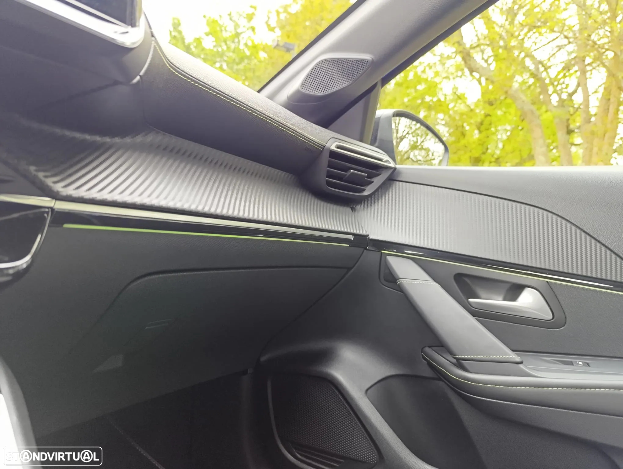 Peugeot e-208 50 kWh GT - 17