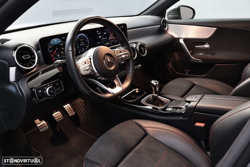 Mercedes-Benz A 200 AMG Line - 21