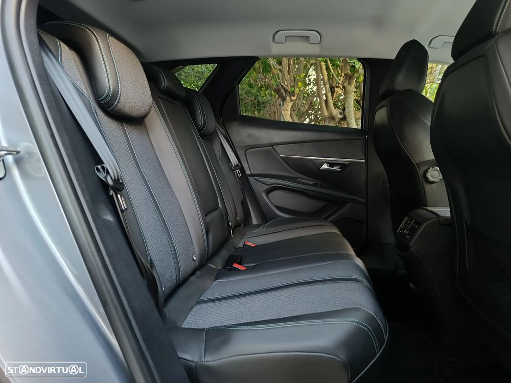 Peugeot 3008 1.2 PureTech Allure EAT8 - 33
