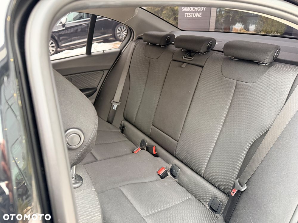 BMW Seria 3 318i - 12