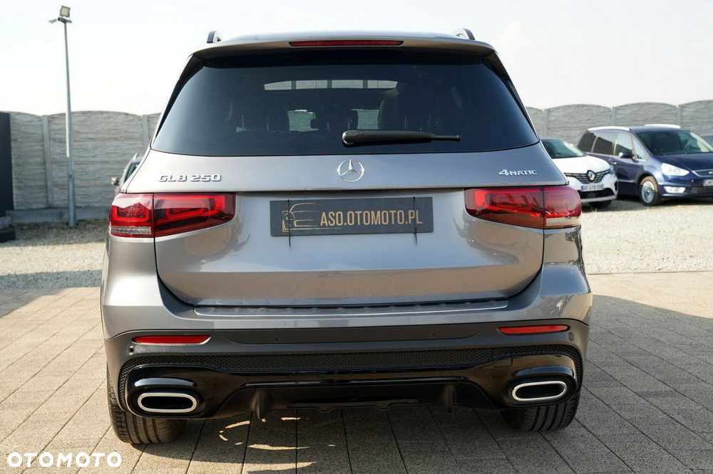 Mercedes-Benz GLB 250 4Matic 8G-DCT AMG Line Advanced Plus - 11