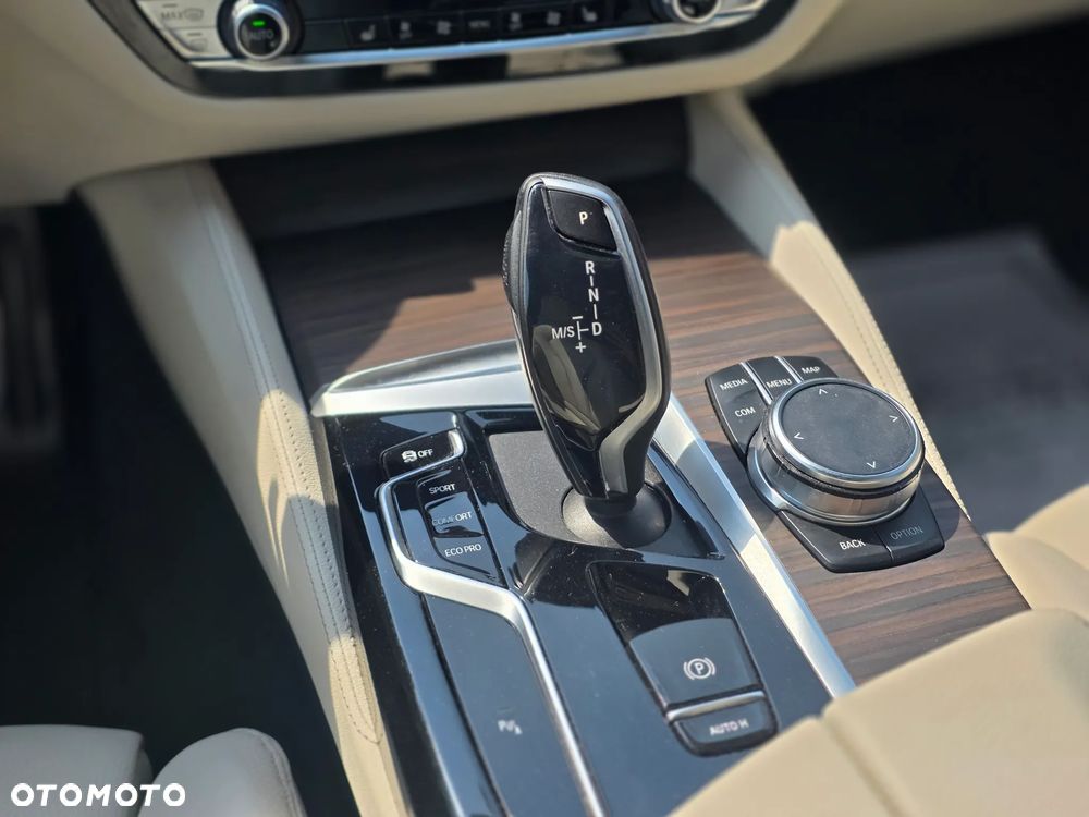 BMW Seria 5 530i xDrive mHEV M Sport sport - 23