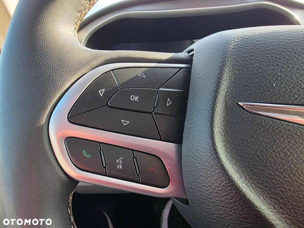 Chrysler Pacifica - 18