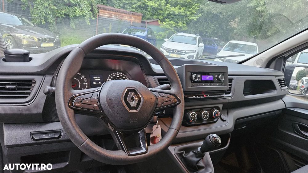 Renault Trafic - 9