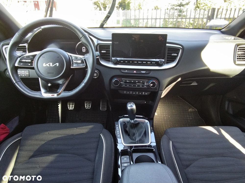 Kia ProCeed - 15