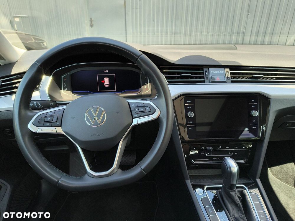 Volkswagen Passat - 25