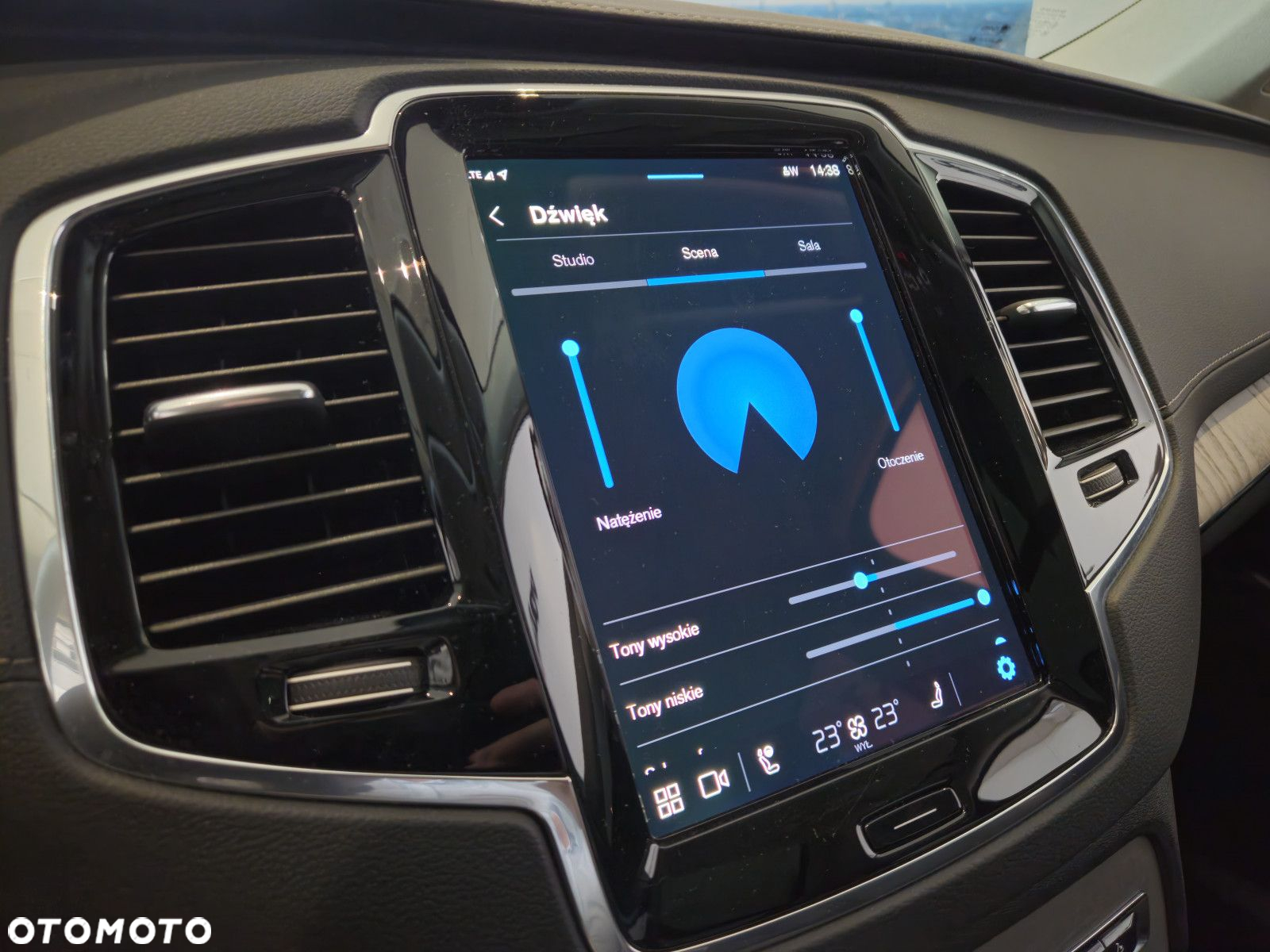 Volvo XC 90 - 26