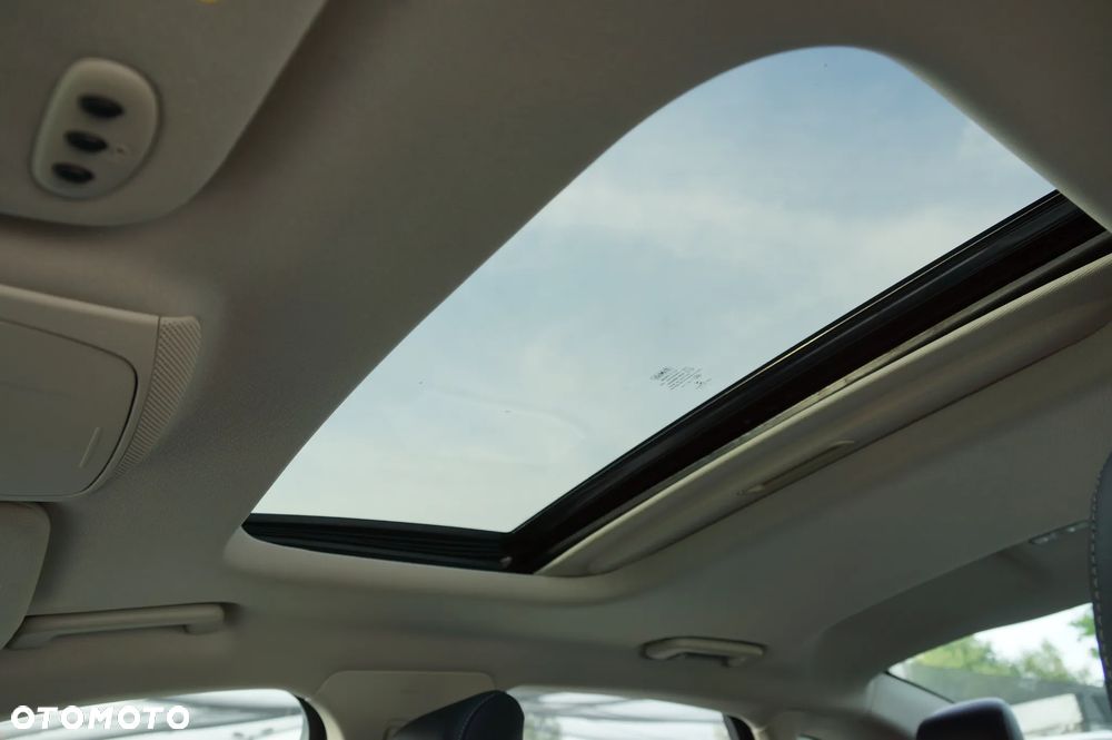 Ford Mondeo 2.0 EcoBoost Titanium - 23