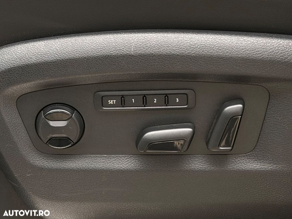 Volkswagen Multivan - 22