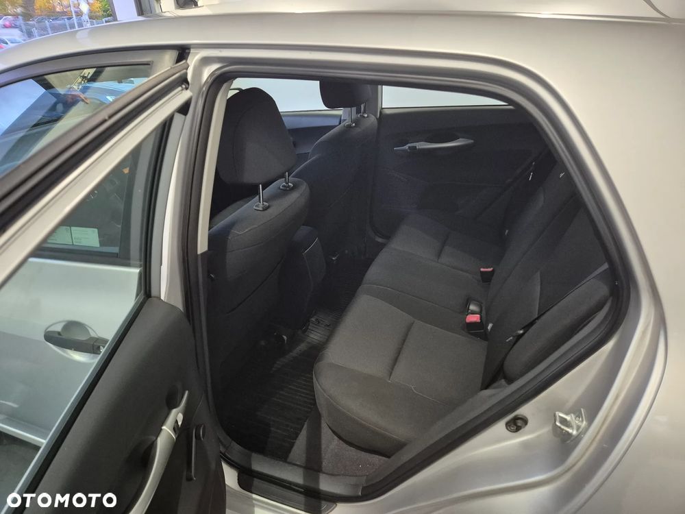 Toyota Auris 1.33 VVT-i Active - 26