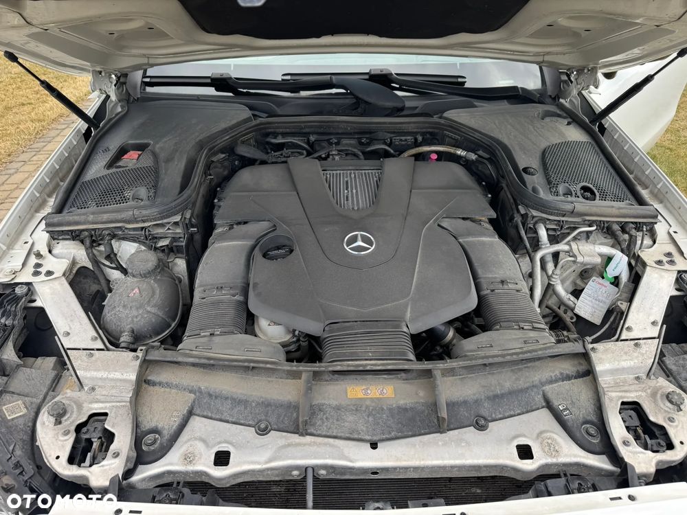 Mercedes-Benz Klasa E 400 4-Matic 9G-TRONIC - 18