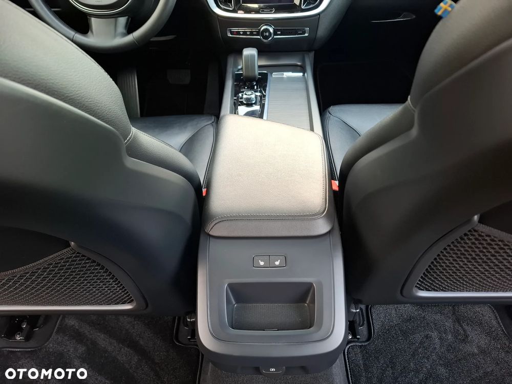 Volvo S60 B5 B AWD Ultimate Dark - 26