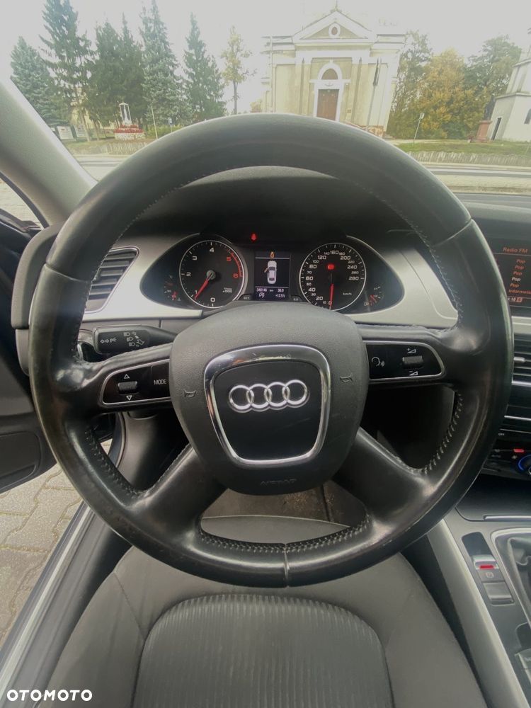Audi A4 Limousine - 12