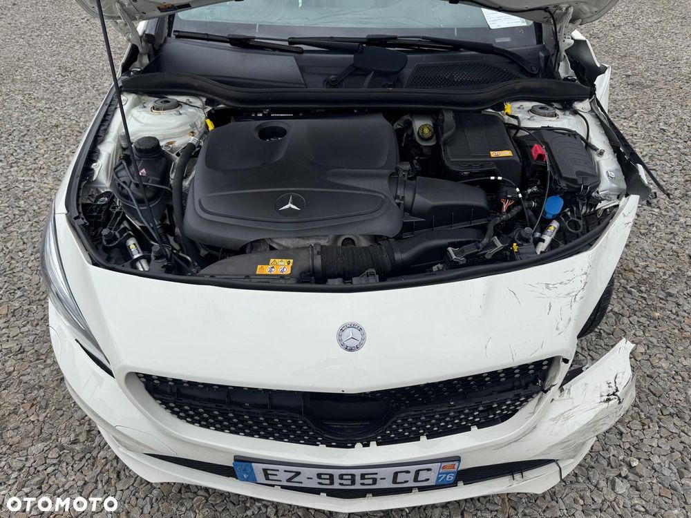 Mercedes-Benz CLA 180 AMG Line - 4