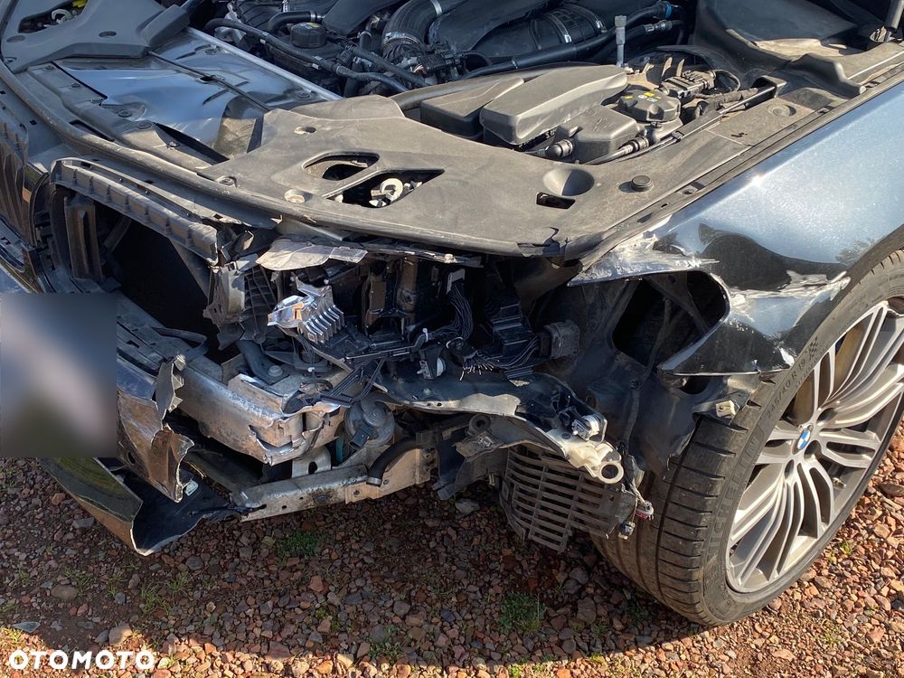 BMW Seria 5 M550i xDrive sport - 11