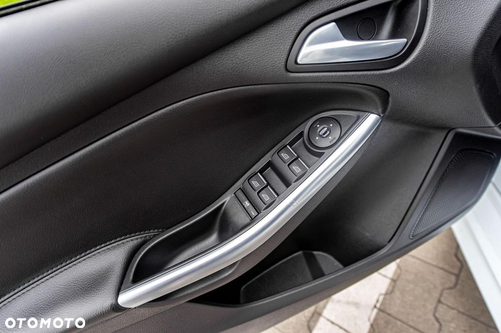 Ford Focus - 30