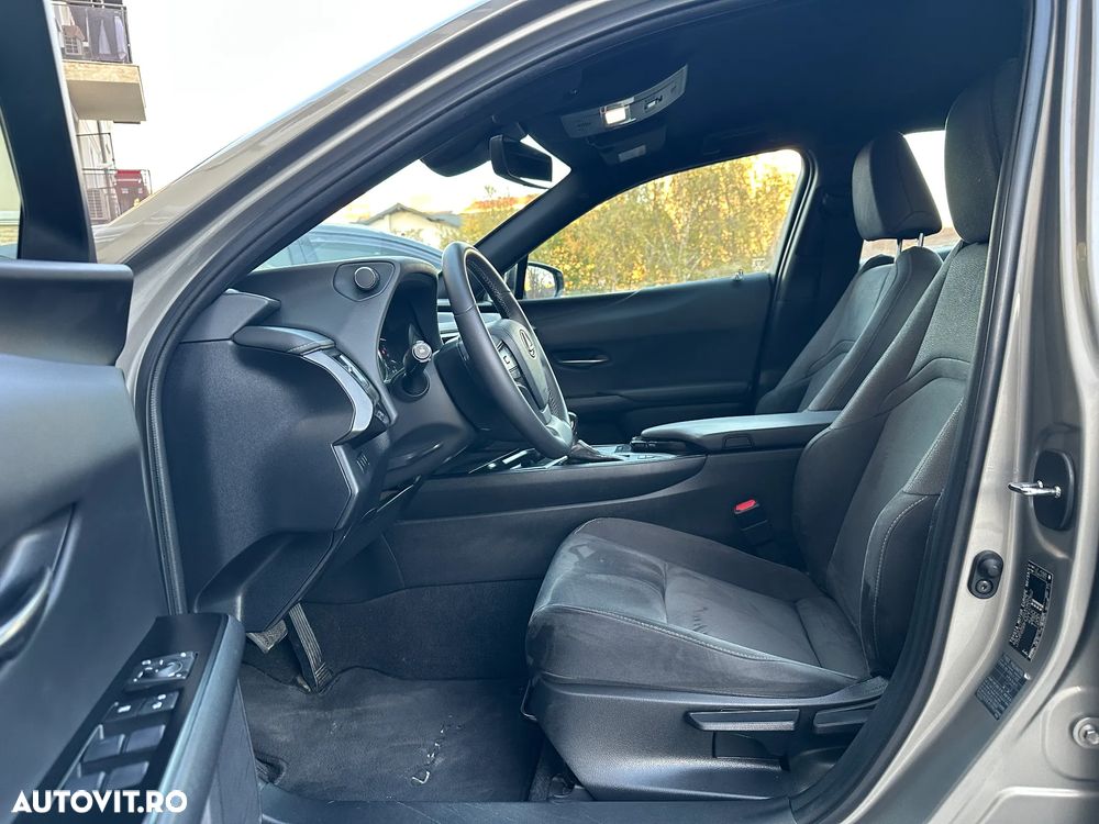 Lexus UX 250h Business Edition - 7