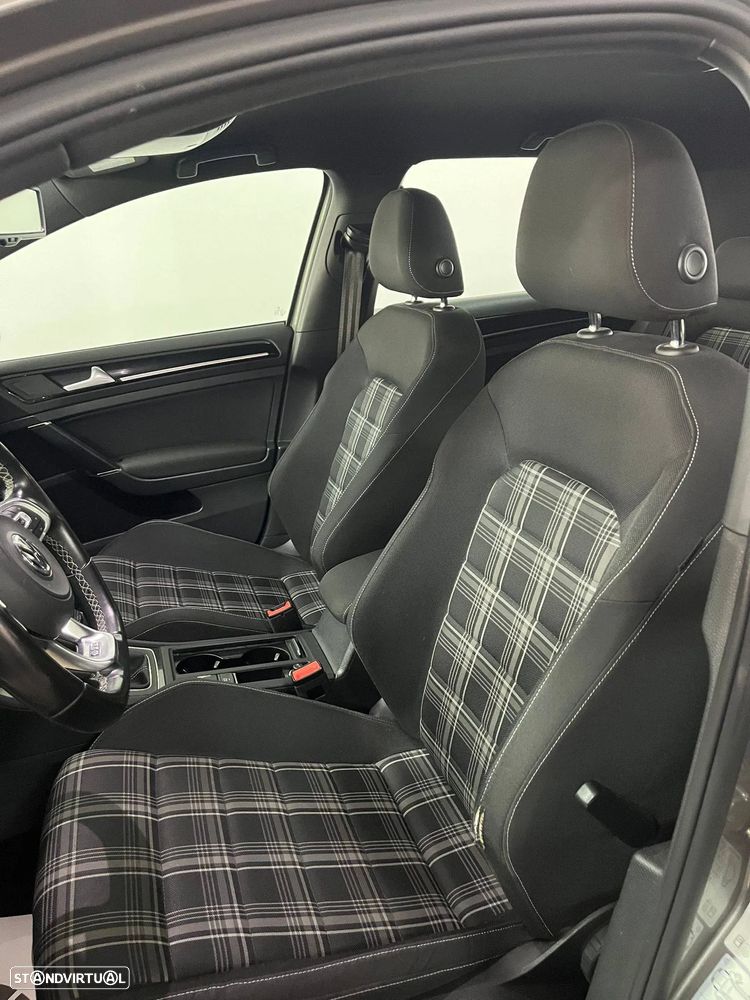 VW Golf 2.0 TDI GTD - 9