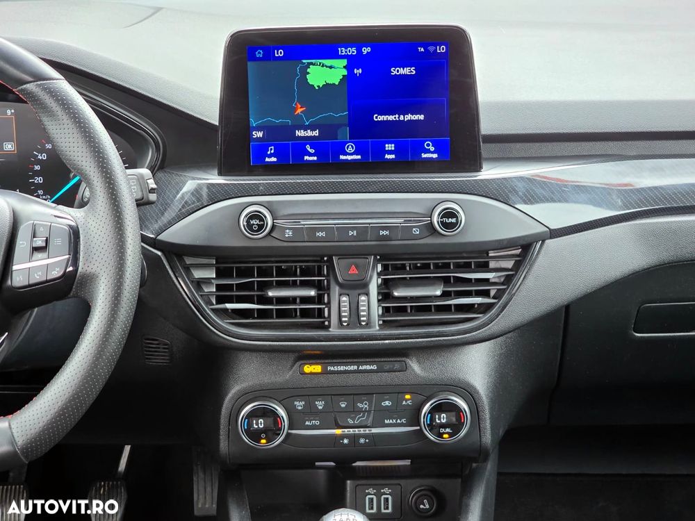 Ford Focus 1.0 EcoBoost Hybrid ST-LINE DESIGN - 9