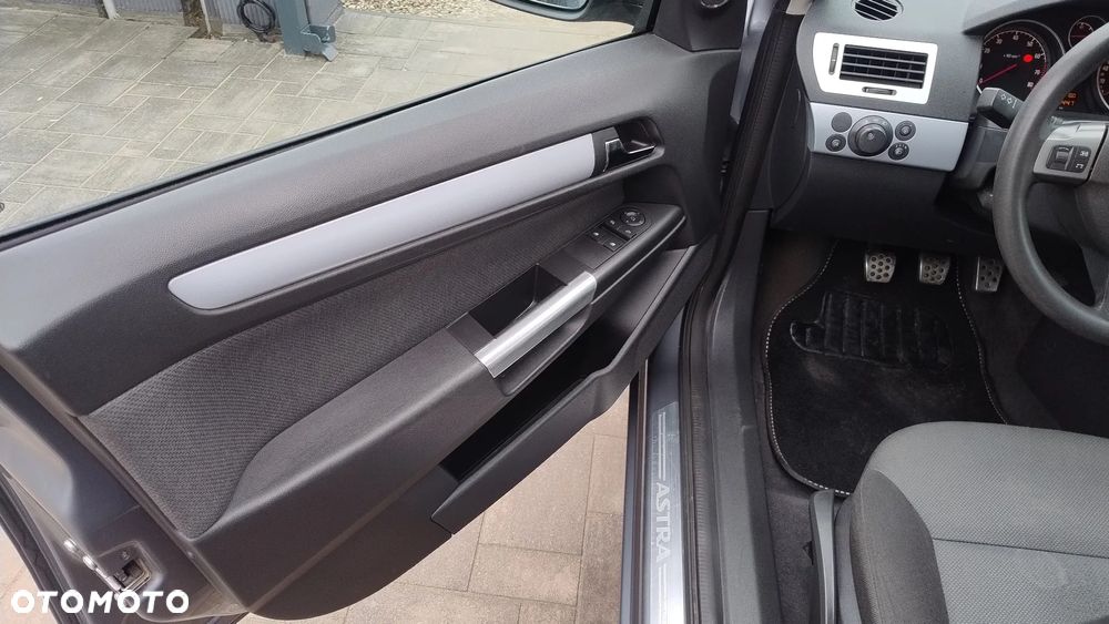 Opel Astra 1.6 - 17