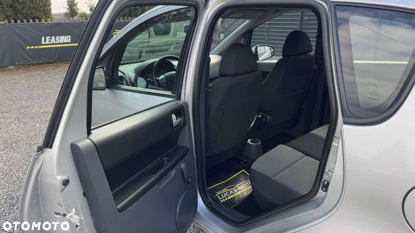Mitsubishi Colt - 24