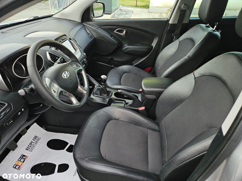 Hyundai ix35 1.6 2WD Fifa World Cup Edition - 16