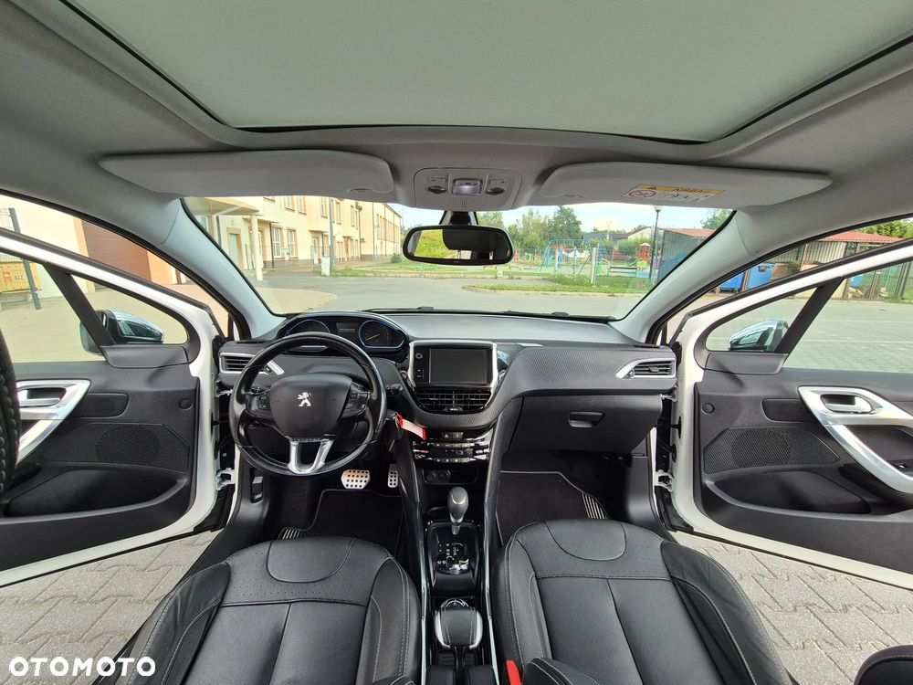 Peugeot 2008 1.2 Pure Tech Allure S&S EAT6 - 14