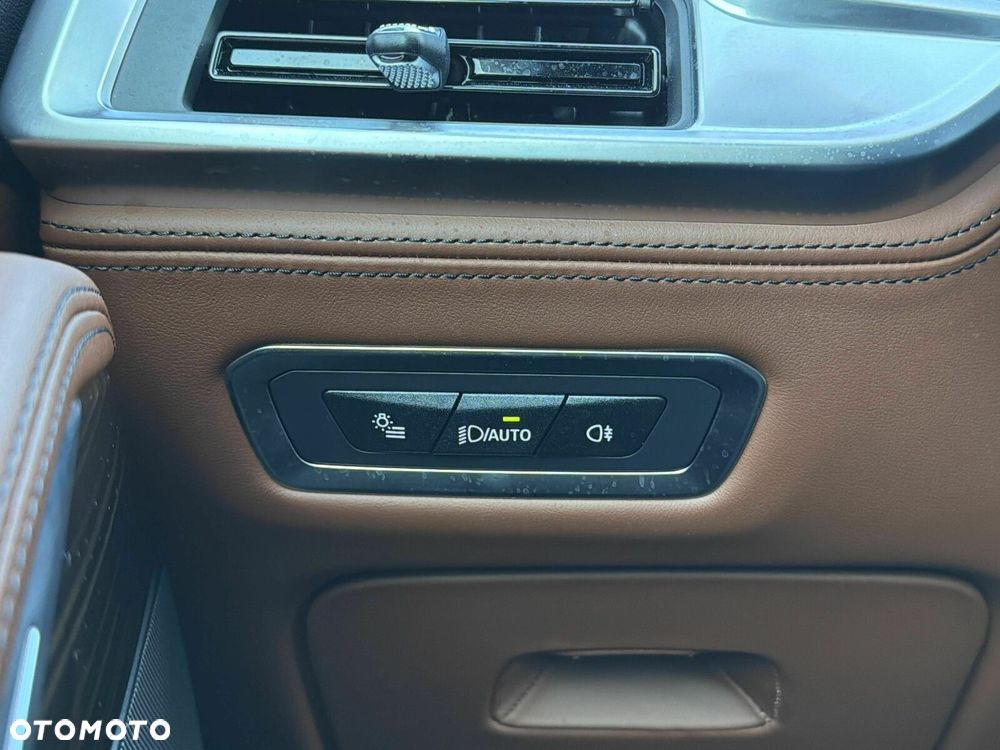 BMW X7 - 23