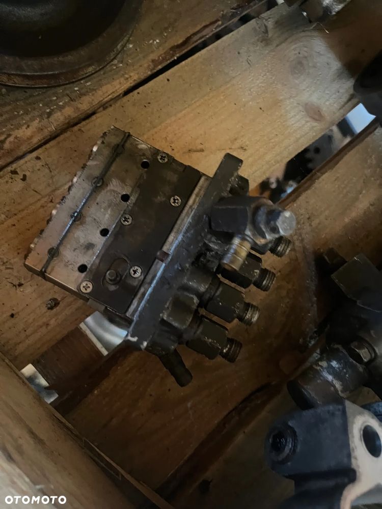 Pompa wtryskowa do silnika Kubota V1505D - 2
