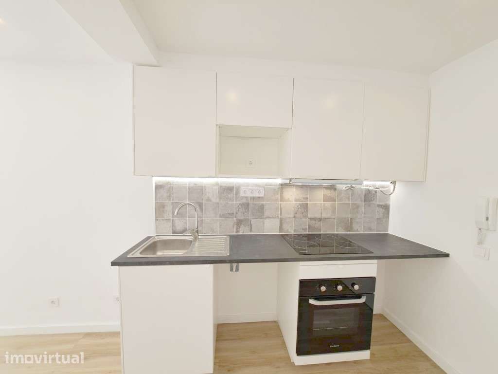 Apartamento T2 para venda em Amadora - Lisboa - Grande imagem: 4/35