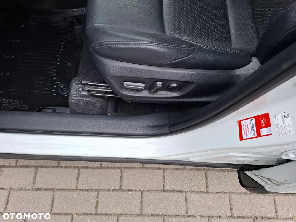 Toyota Corolla Cross 2.0 Hybrid Premiere Edition AWD - 16