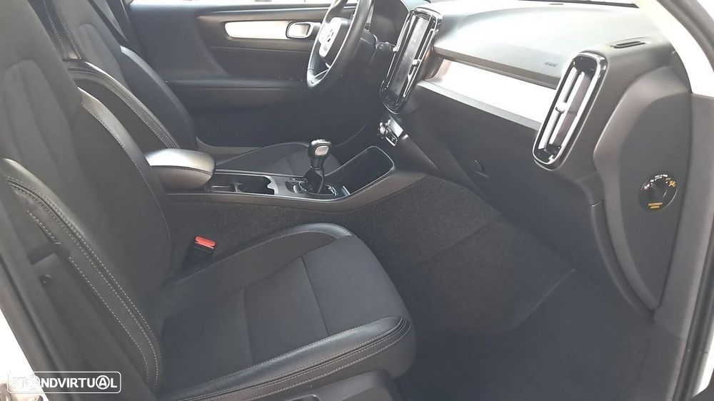 Volvo XC 40 2.0 D3 Momentum Plus - 50