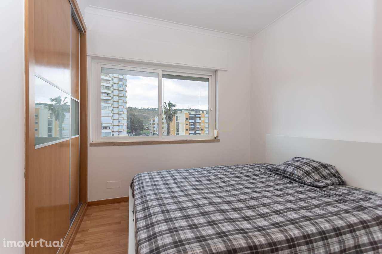 Apartamento T2 totalmente remodelado e vista mar na Costa de Caparica - Grande imagem: 4/26